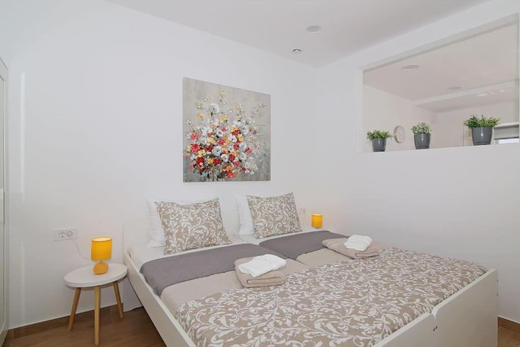 Studio Apartman Karlita Слано Экстерьер фото