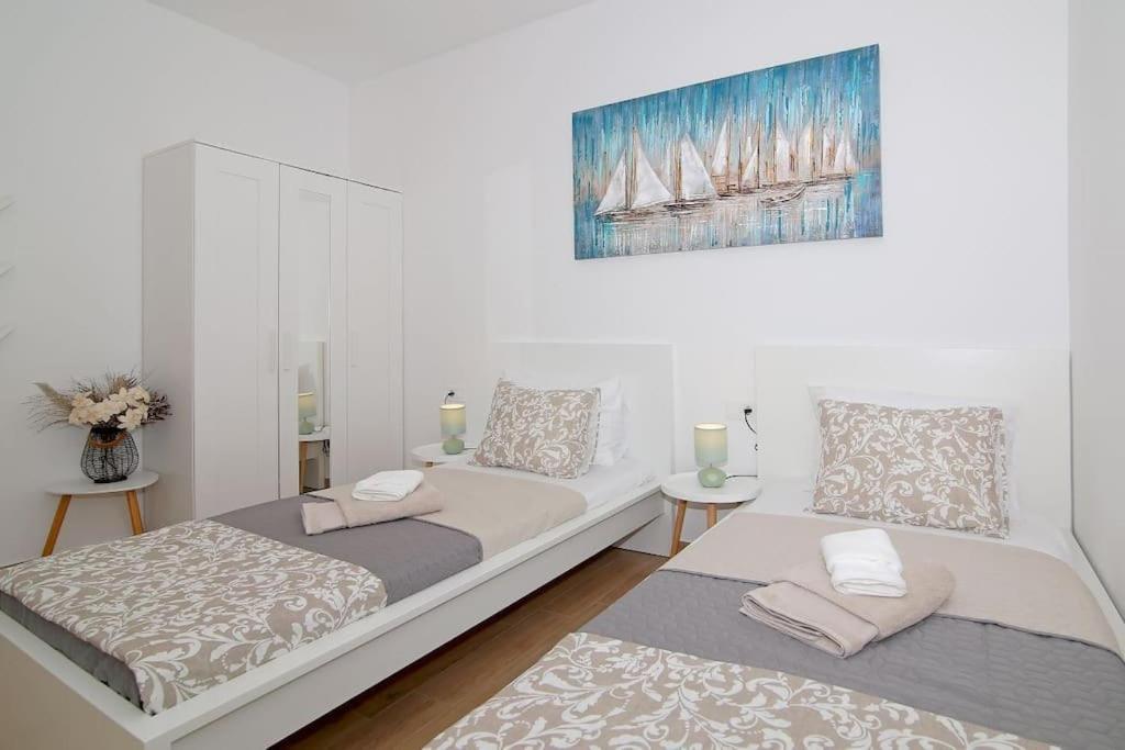Studio Apartman Karlita Слано Экстерьер фото